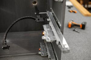 BLUM ESS.T2200 Amperos zestaw do prowadzenia kabli NL550